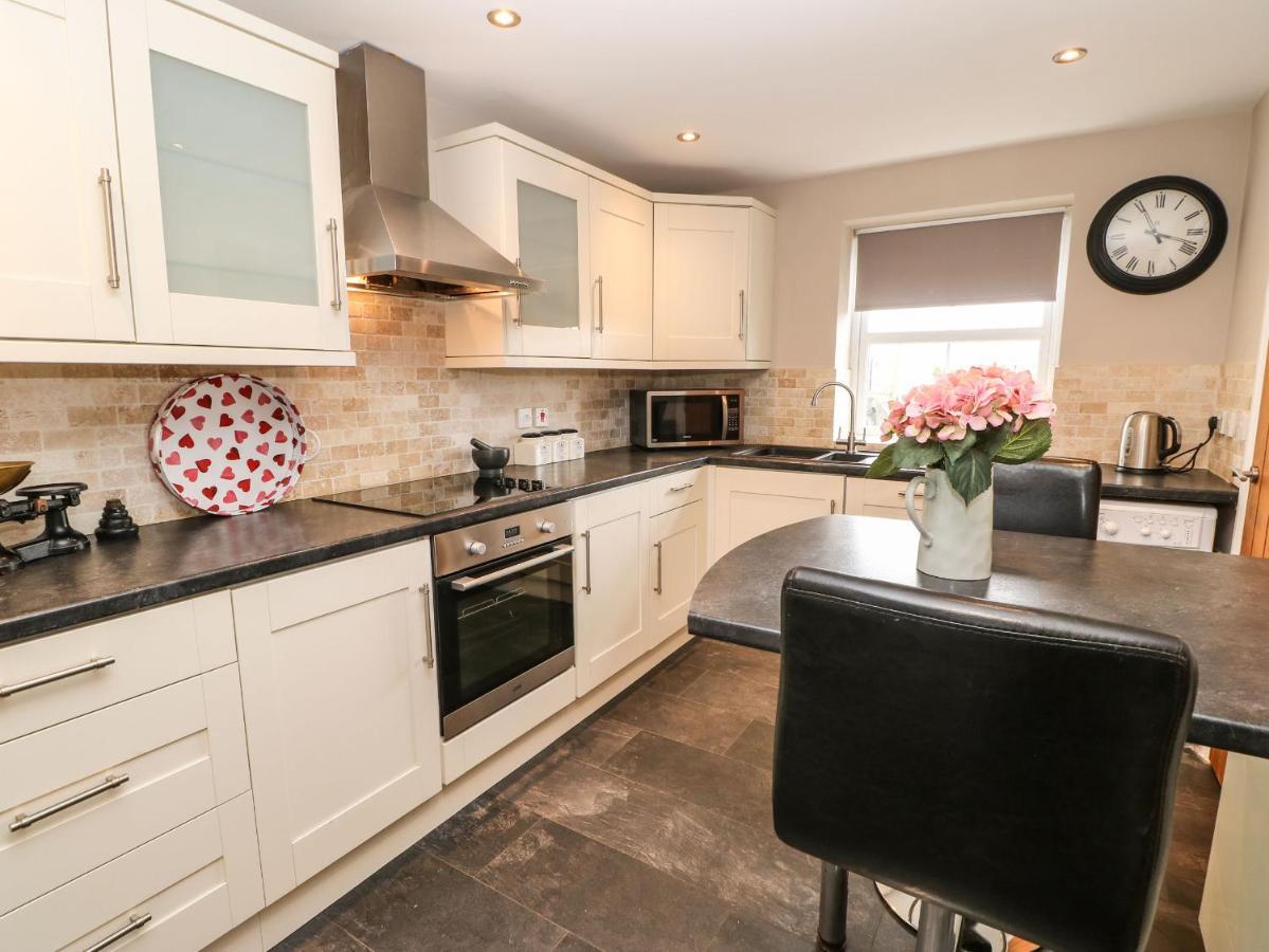 4 Alpha Rise Villa Brampton  Dış mekan fotoğraf