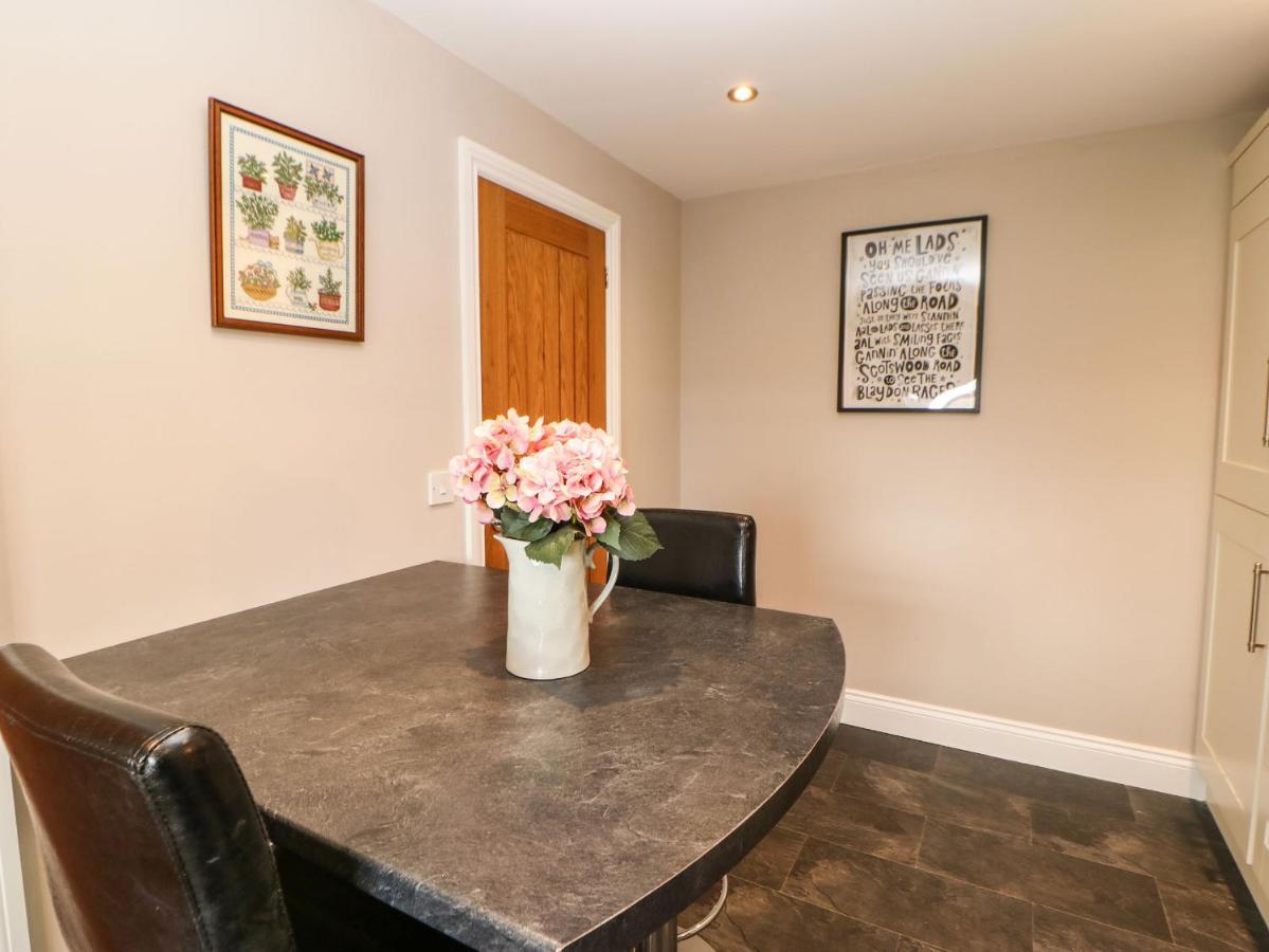4 Alpha Rise Villa Brampton  Dış mekan fotoğraf