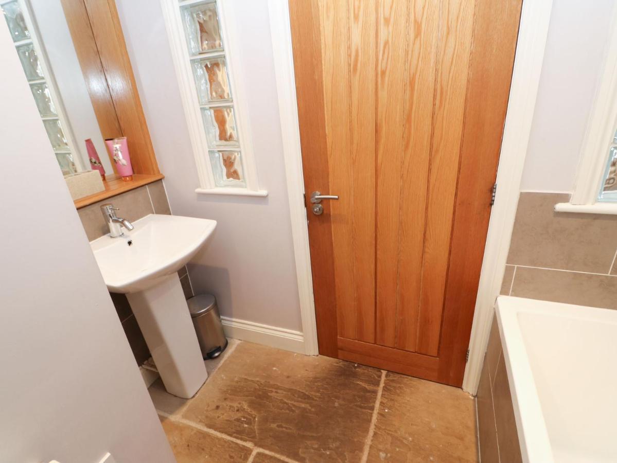 4 Alpha Rise Villa Brampton  Dış mekan fotoğraf