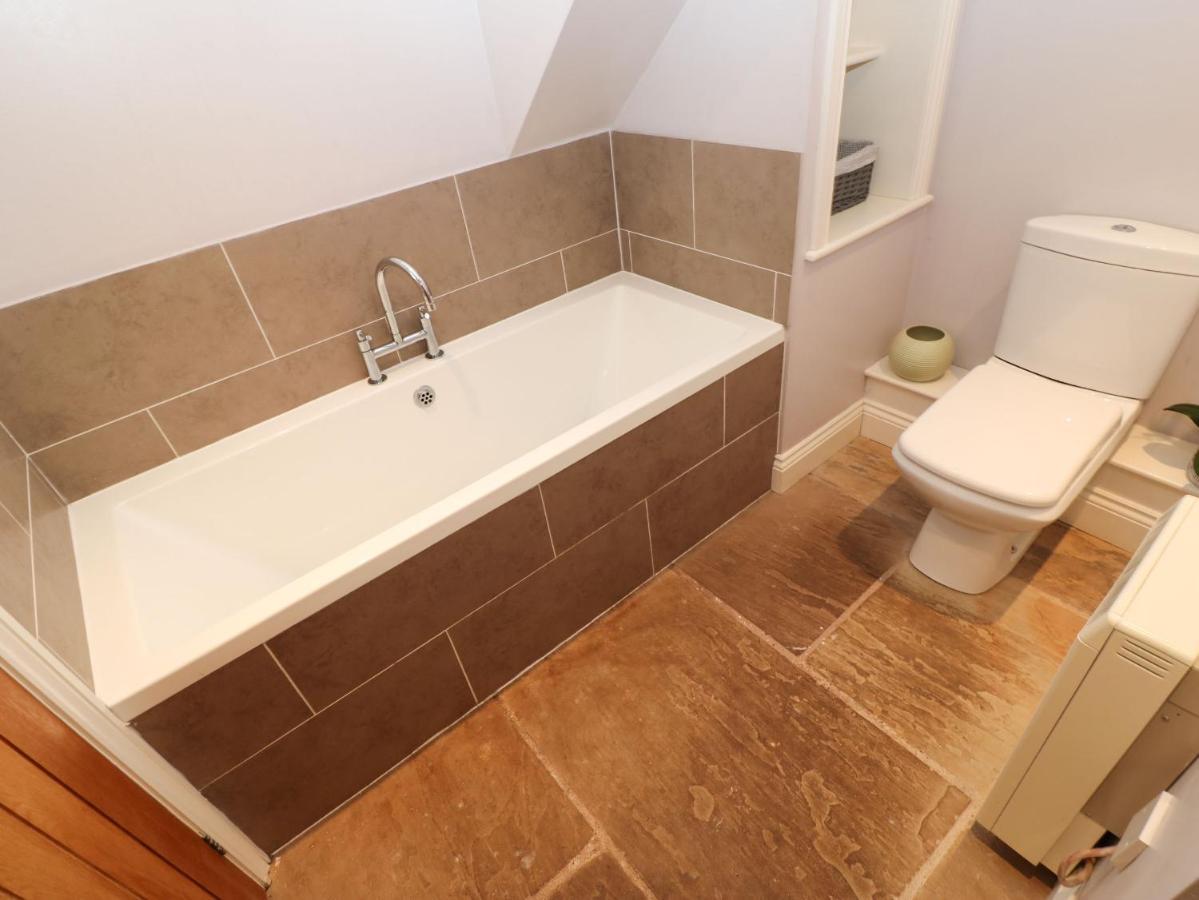 4 Alpha Rise Villa Brampton  Dış mekan fotoğraf