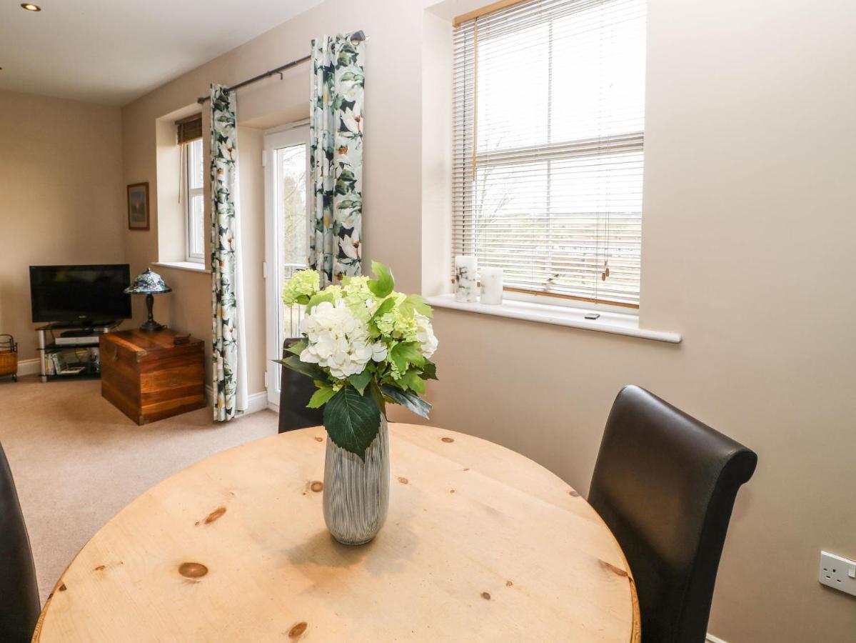 4 Alpha Rise Villa Brampton  Dış mekan fotoğraf