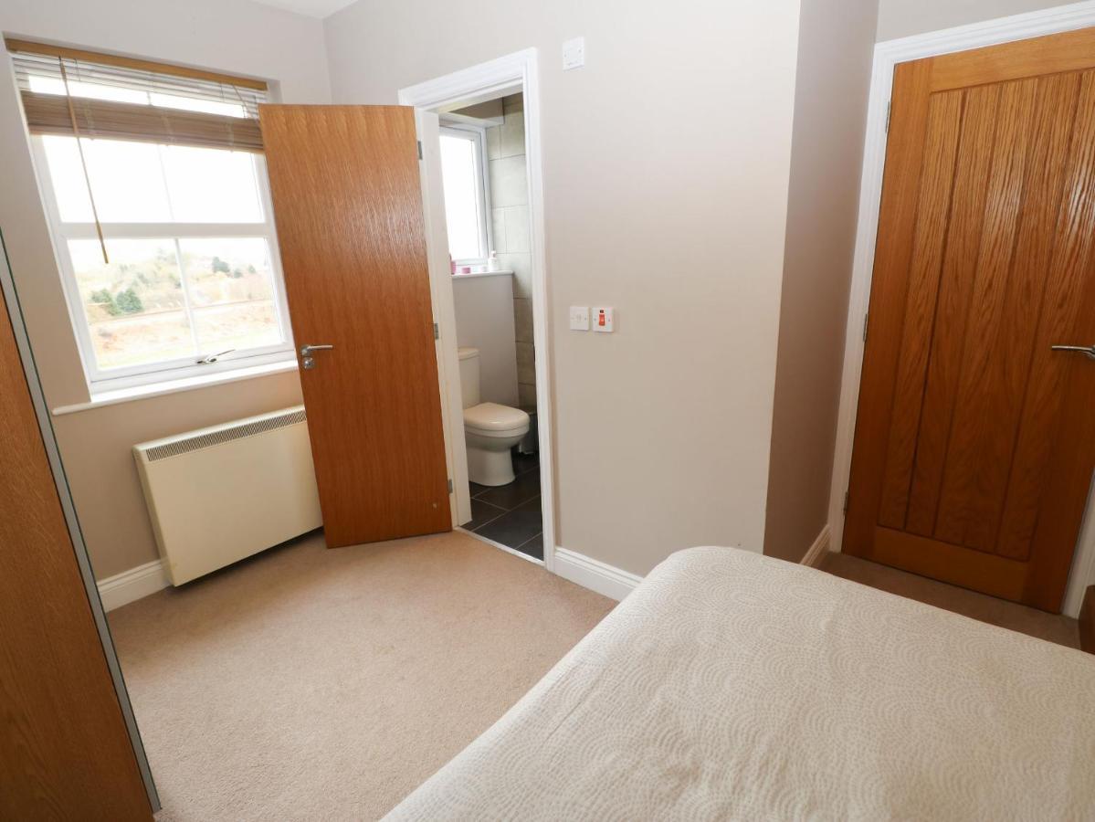 4 Alpha Rise Villa Brampton  Dış mekan fotoğraf